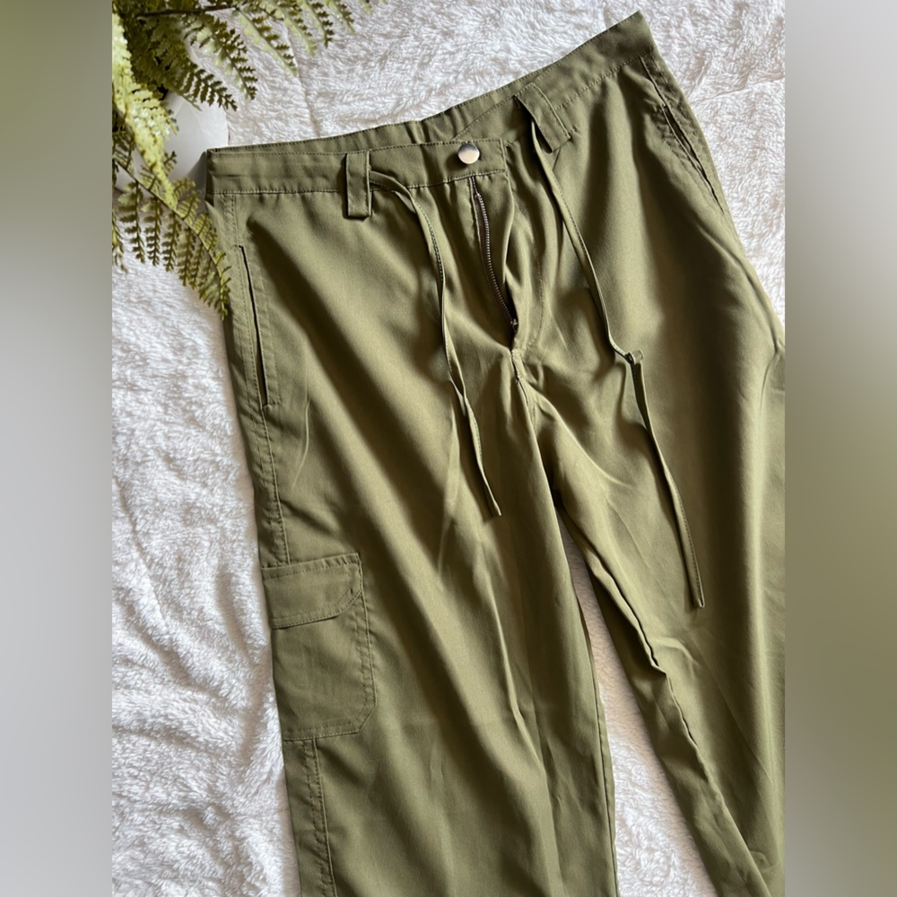 Olive Green Light Weight Wide-Leg Cargo Pants